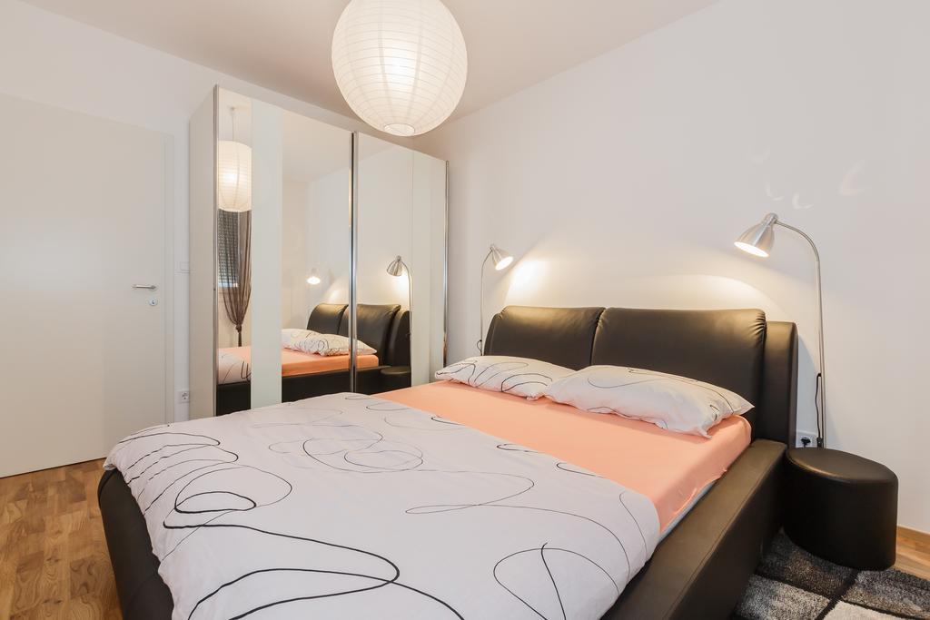 Sky Split Apartment Экстерьер фото