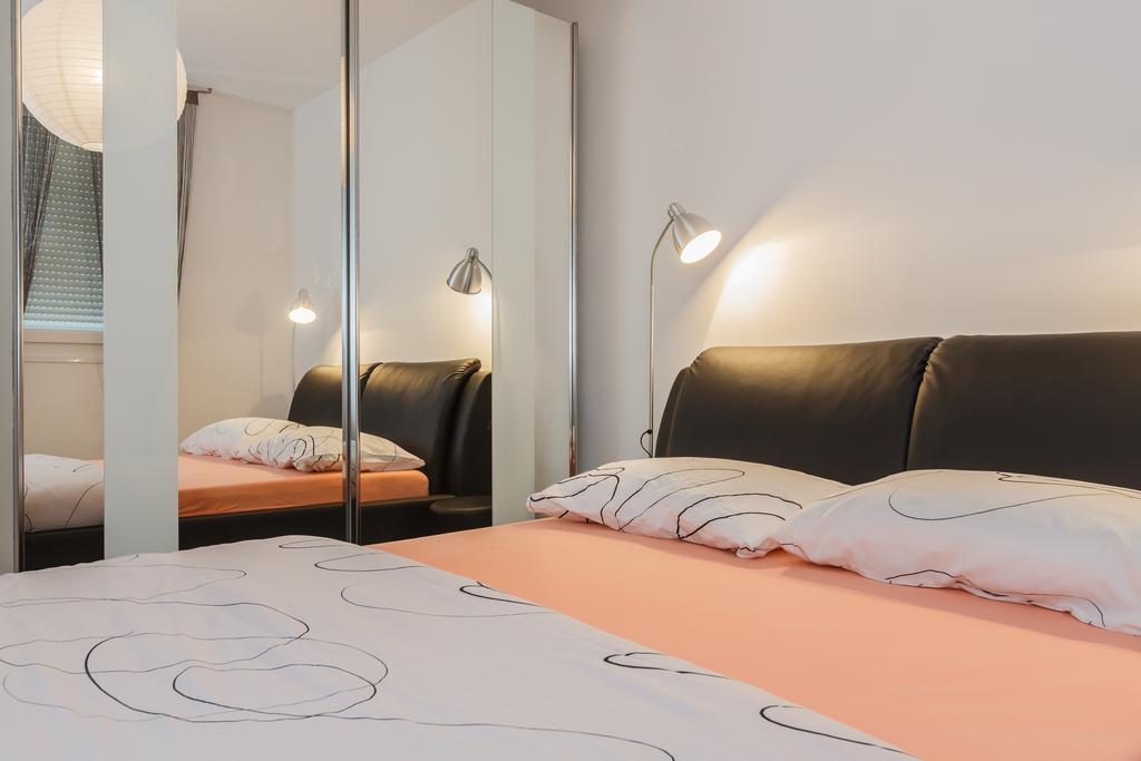 Sky Split Apartment Экстерьер фото