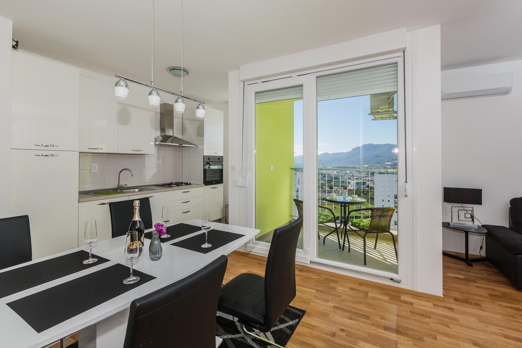 Sky Split Apartment Экстерьер фото