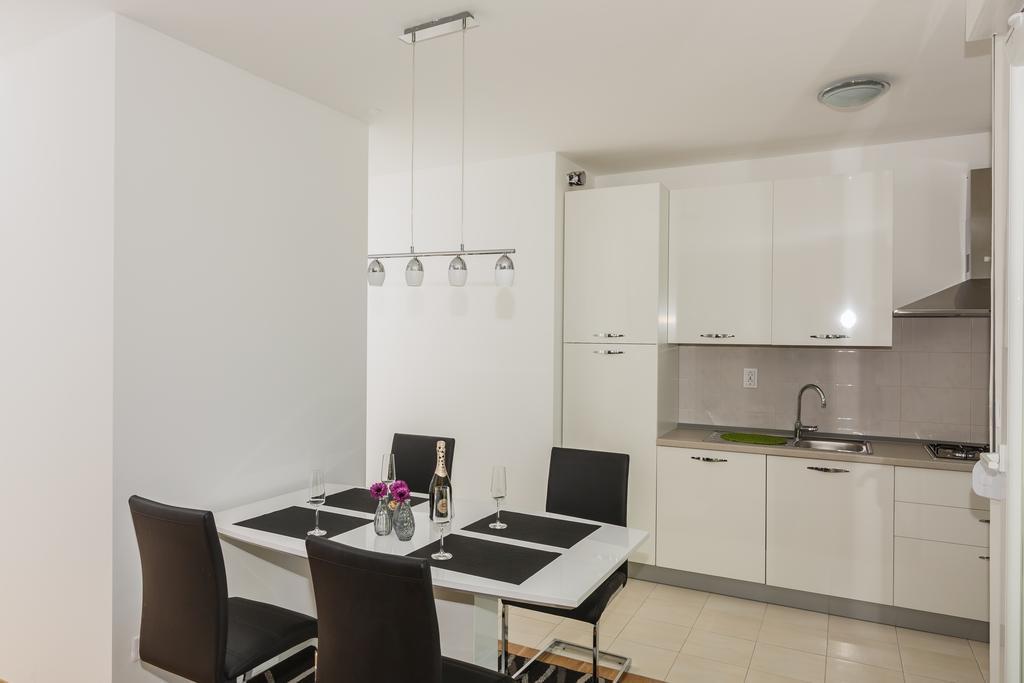 Sky Split Apartment Экстерьер фото